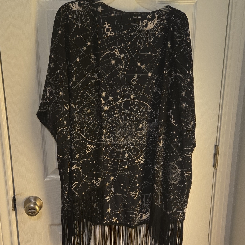 Torrid Black and White Celestial Fringe Tunic